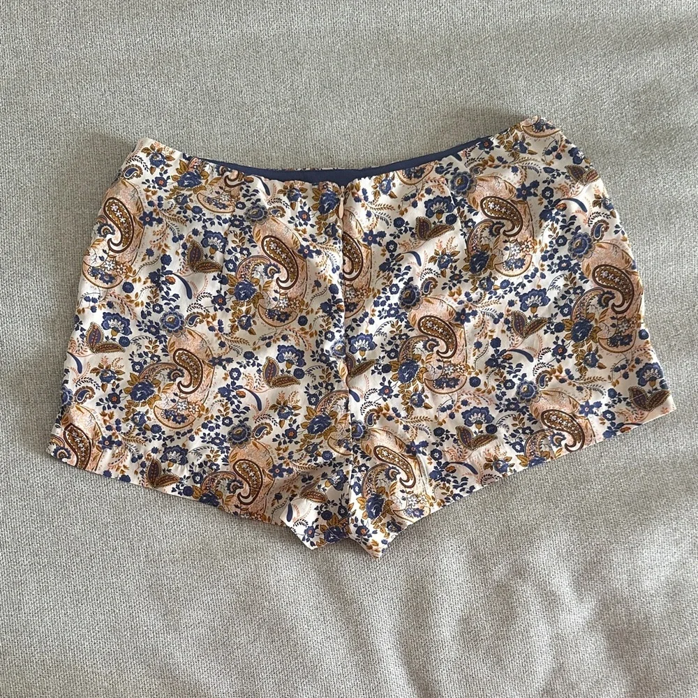 Paisley Print Women Shorts - Picture 2 of 7